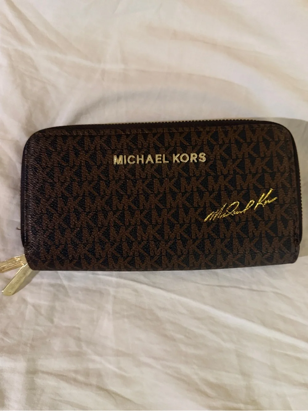 Michael Kors Brown MK Logo Zip Card Holder with signature IPhone 16 max holder